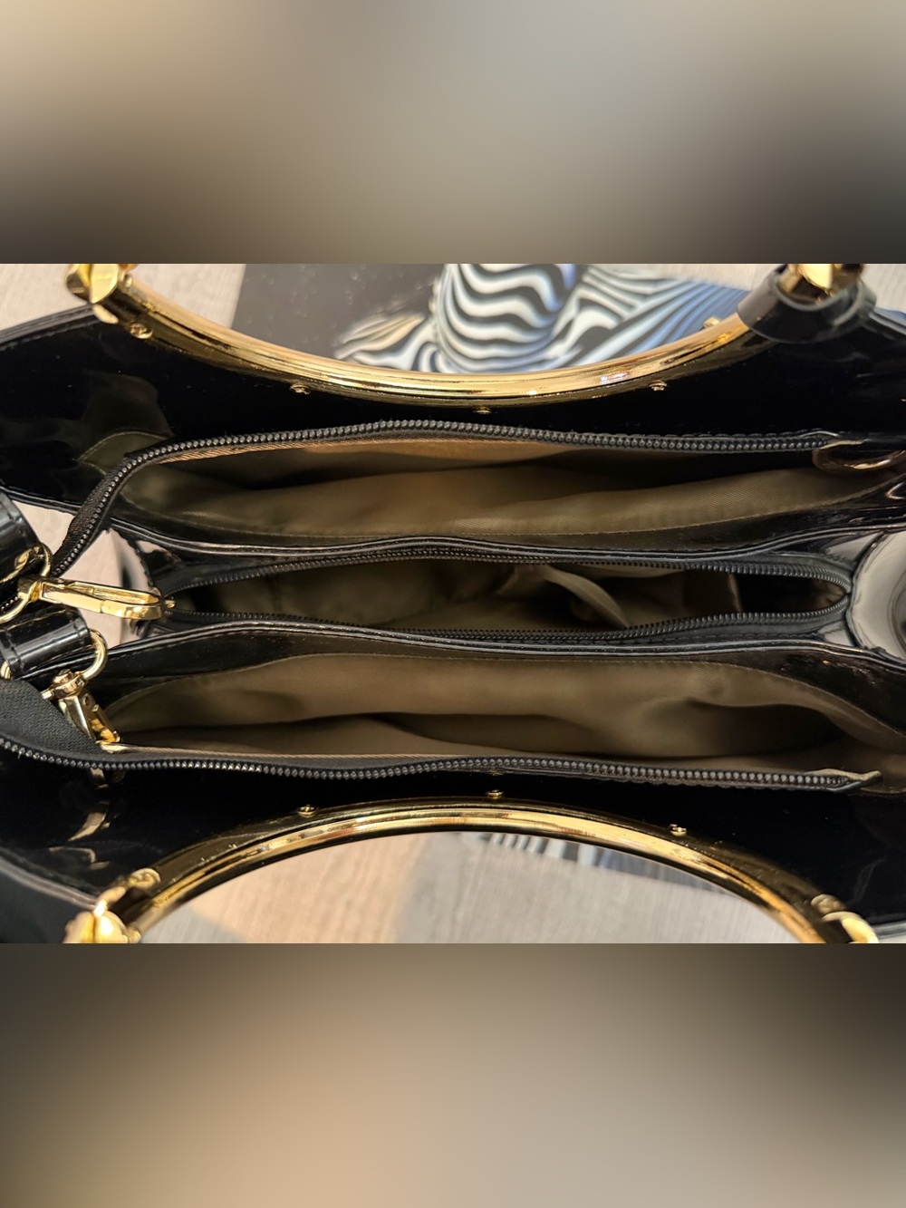 NWOT Mercedes-Benz Black Faux-Leather Satchel/Shoulder Handbag w/a Gold Handle. - Picture 7 of 10